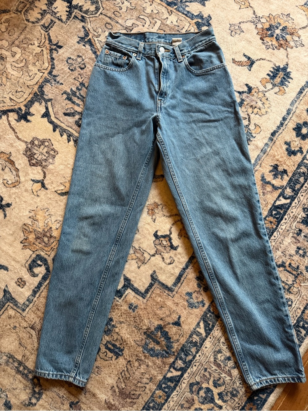Vintage Levi's 550 relaxed fit & tapered leg Jeans in Medium Blue